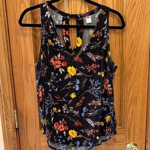 Old Navy Black Floral V-Neck Keyhole Camisole/Tank